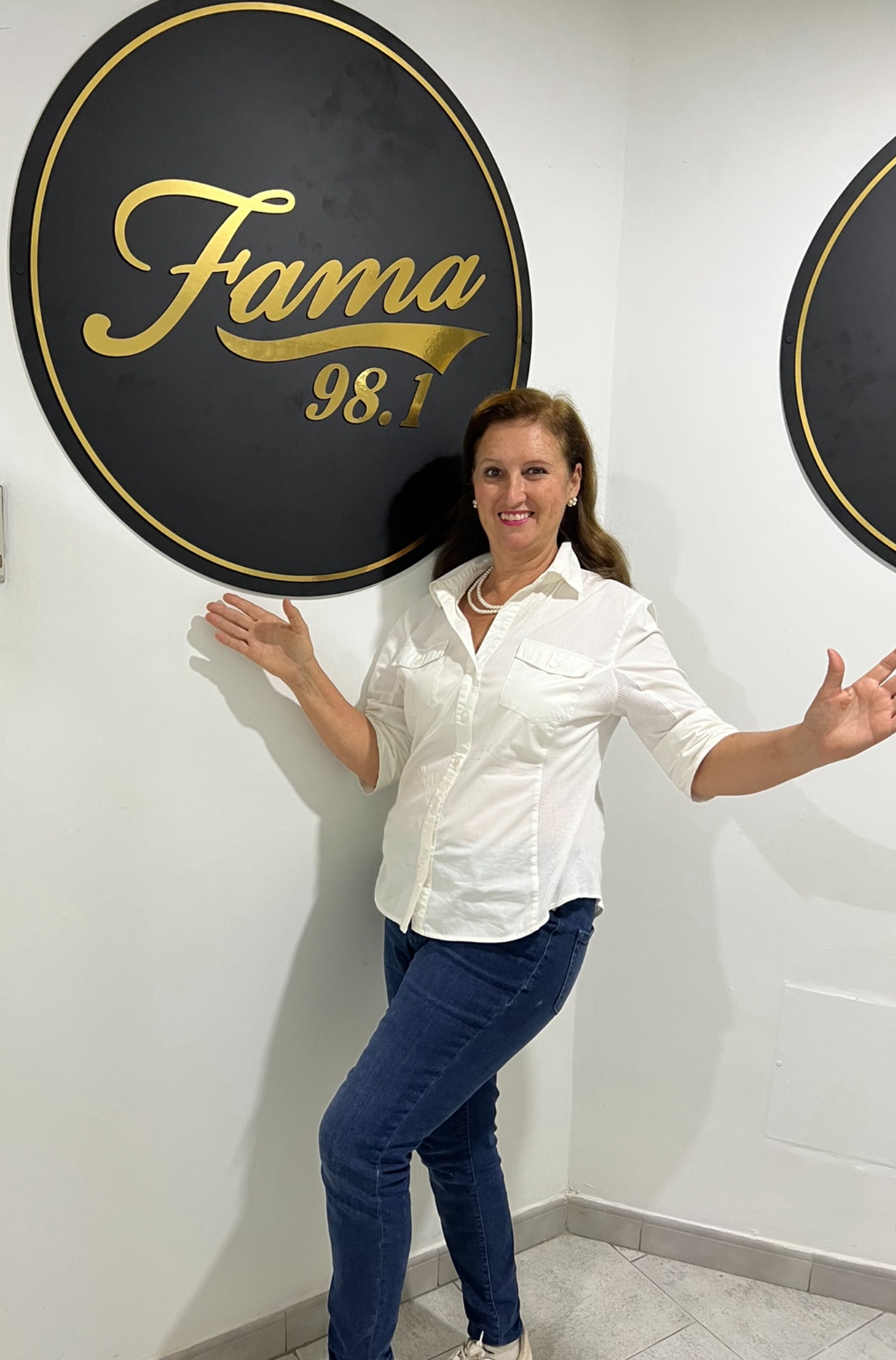 Laura Ávalos en Fama 98.1